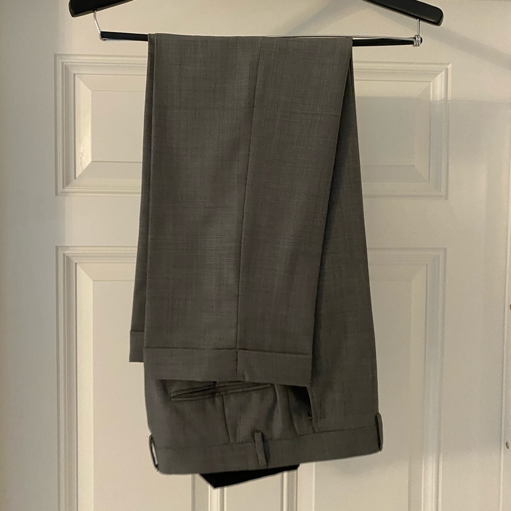 Suit - Picture 3 of 5